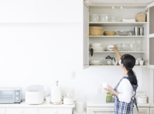 Woman's World - Conquer Cabinet Clutter and Organize Your Kitchen